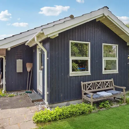 Lovely In Faxe Ladeplads With Wifi Fakse Ladeplads