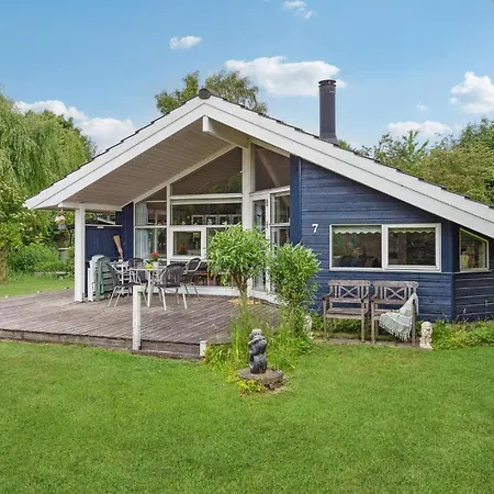 Holiday home Lovely In Faxe Ladeplads With Wifi *