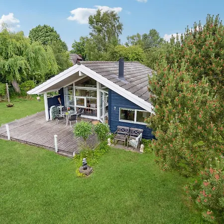 Holiday home Lovely In Faxe Ladeplads With Wifi